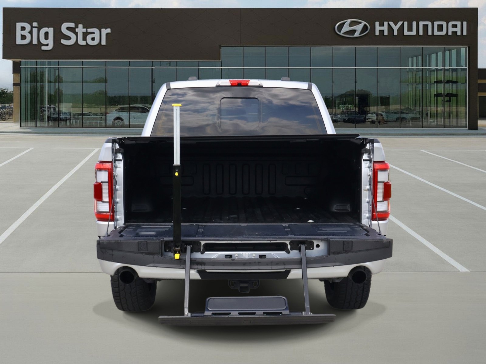 Used 2022 Ford F150 Platinum w/ Equipment Group 701A High AWD/4WD image 8