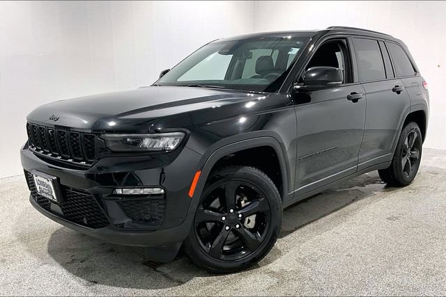 Used 2023 Jeep Grand Cherokee Limited w/ Luxury Tech Group II image 3