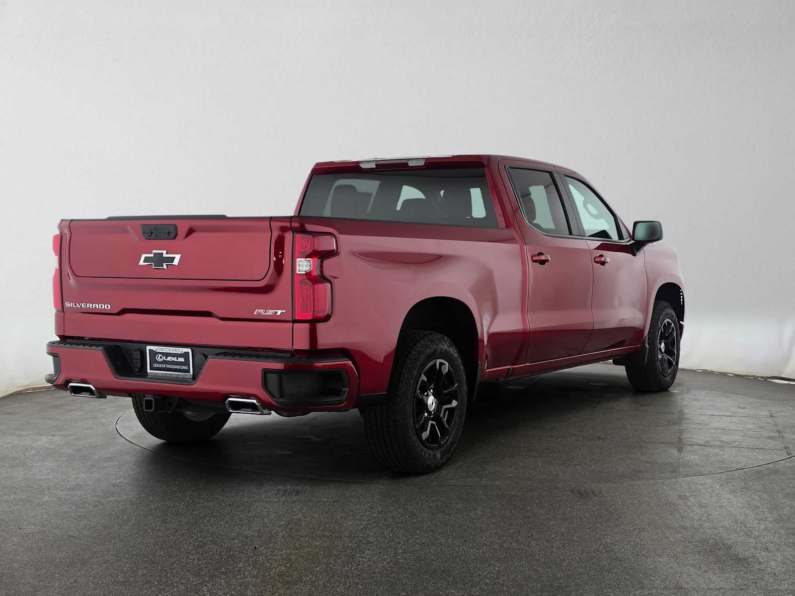 Used 2025 Chevrolet Silverado 1500 RST AWD/4WD image 3