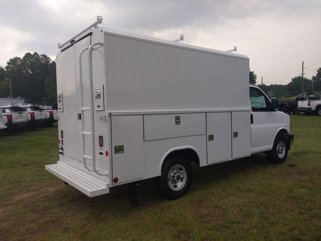 New 2025 GMC Savana 3500 w/ Power Convenience Package RWD image 11