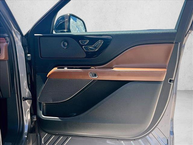 Used 2023 Lincoln Aviator Reserve RWD image 19