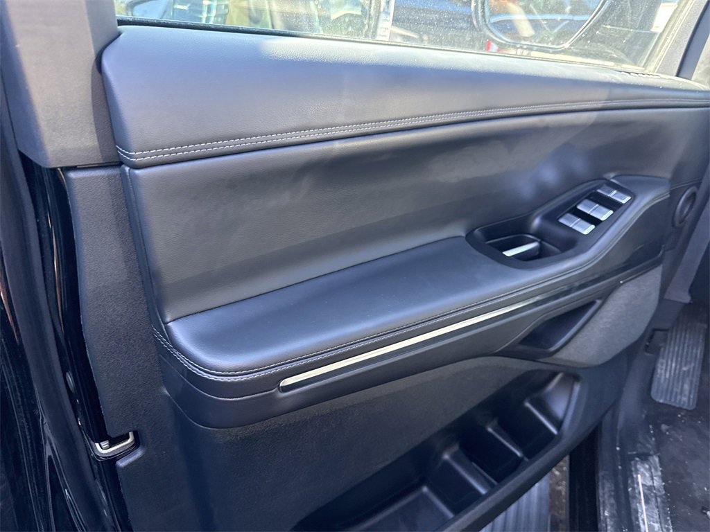 Used 2025 Lincoln Navigator L Reserve w/ Jet Appearance Package image 10