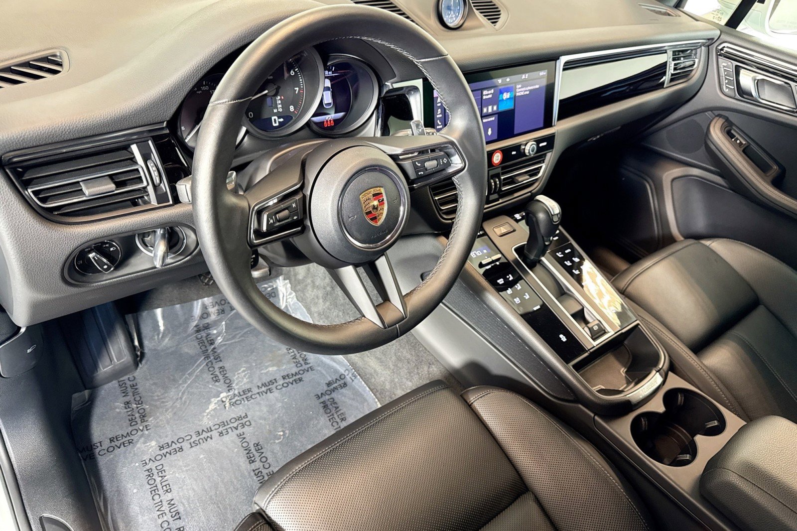 Used 2024 Porsche Macan Turbo image 9