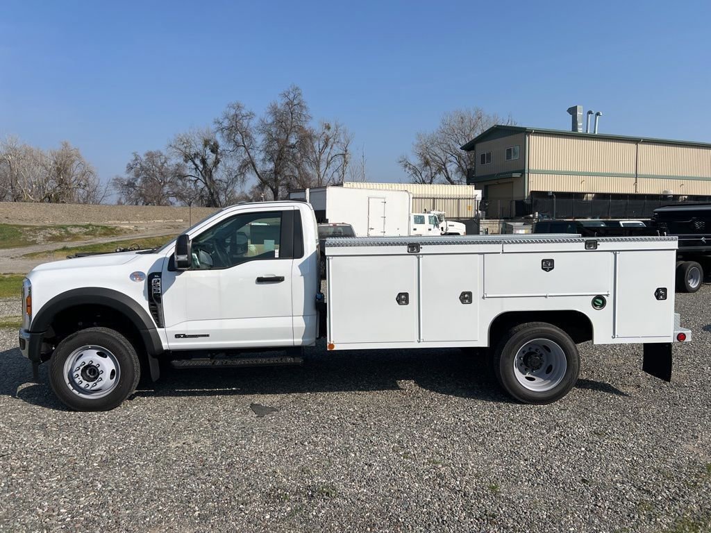 New 2024 Ford F550 4x4 Regular Cab Super Duty image 2