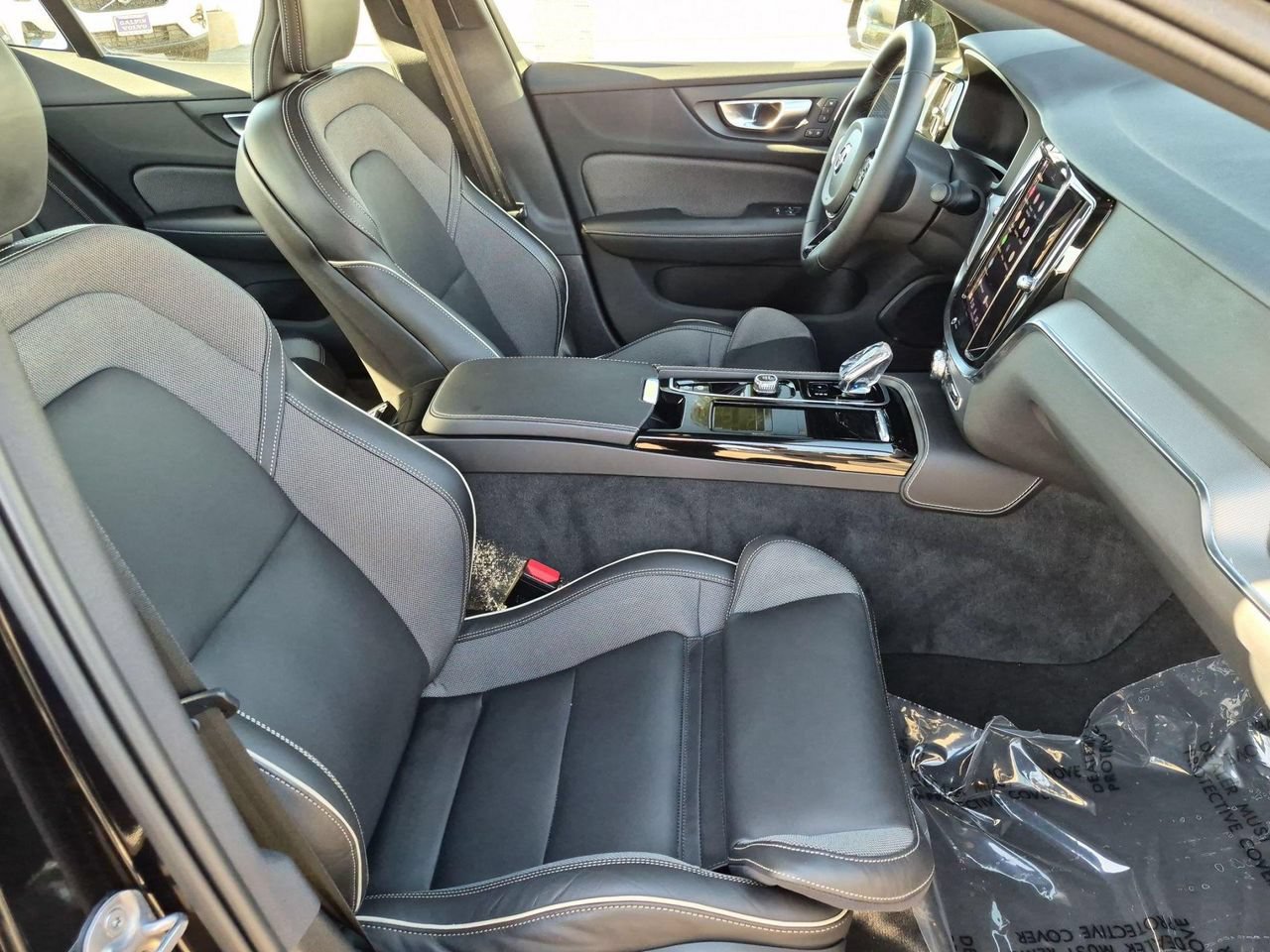 Certified 2024 Volvo S60 T8 Plus w/ Climate Package AWD/4WD image 27