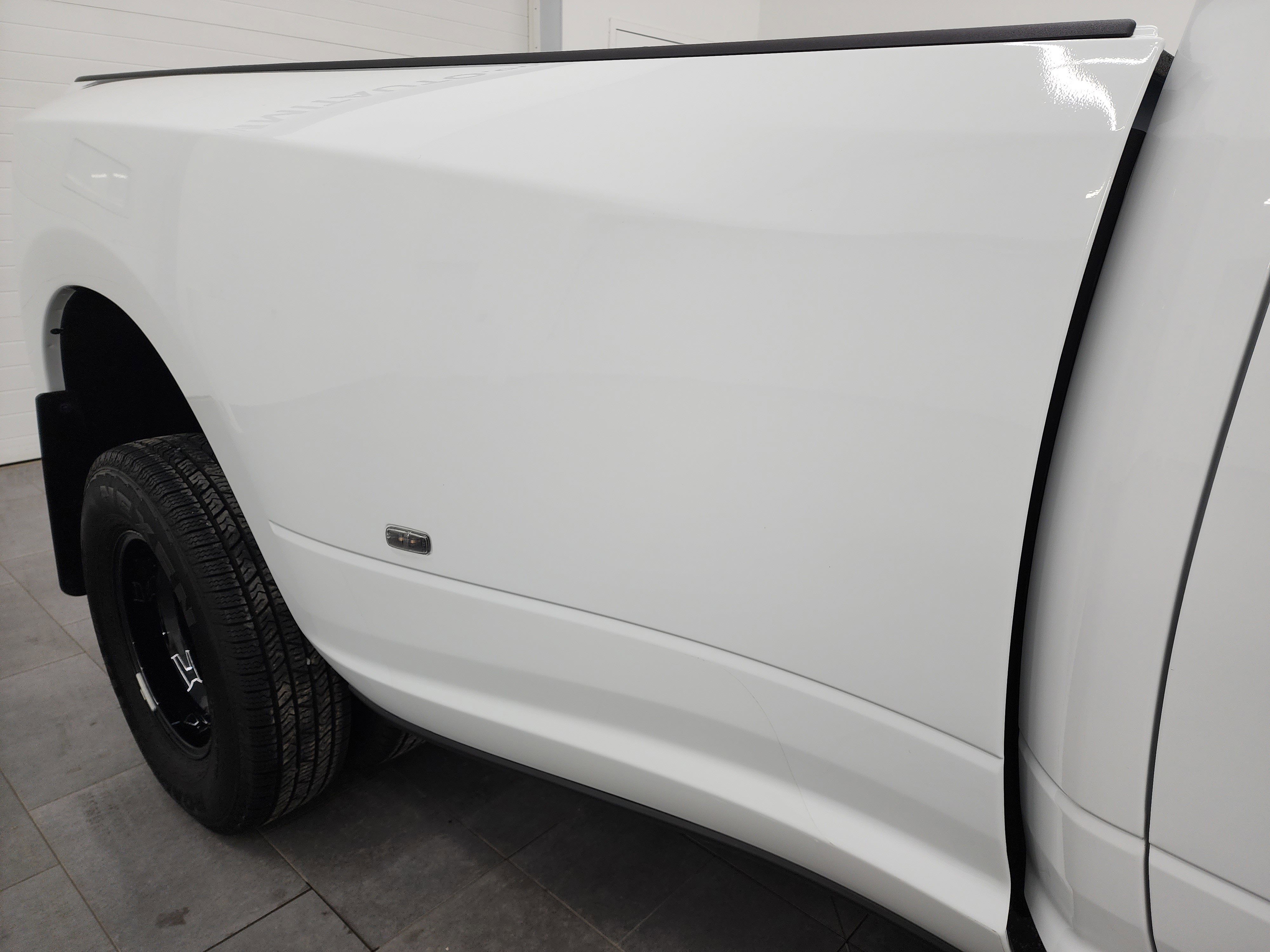 Used 2025 RAM 3500 Laramie image 27