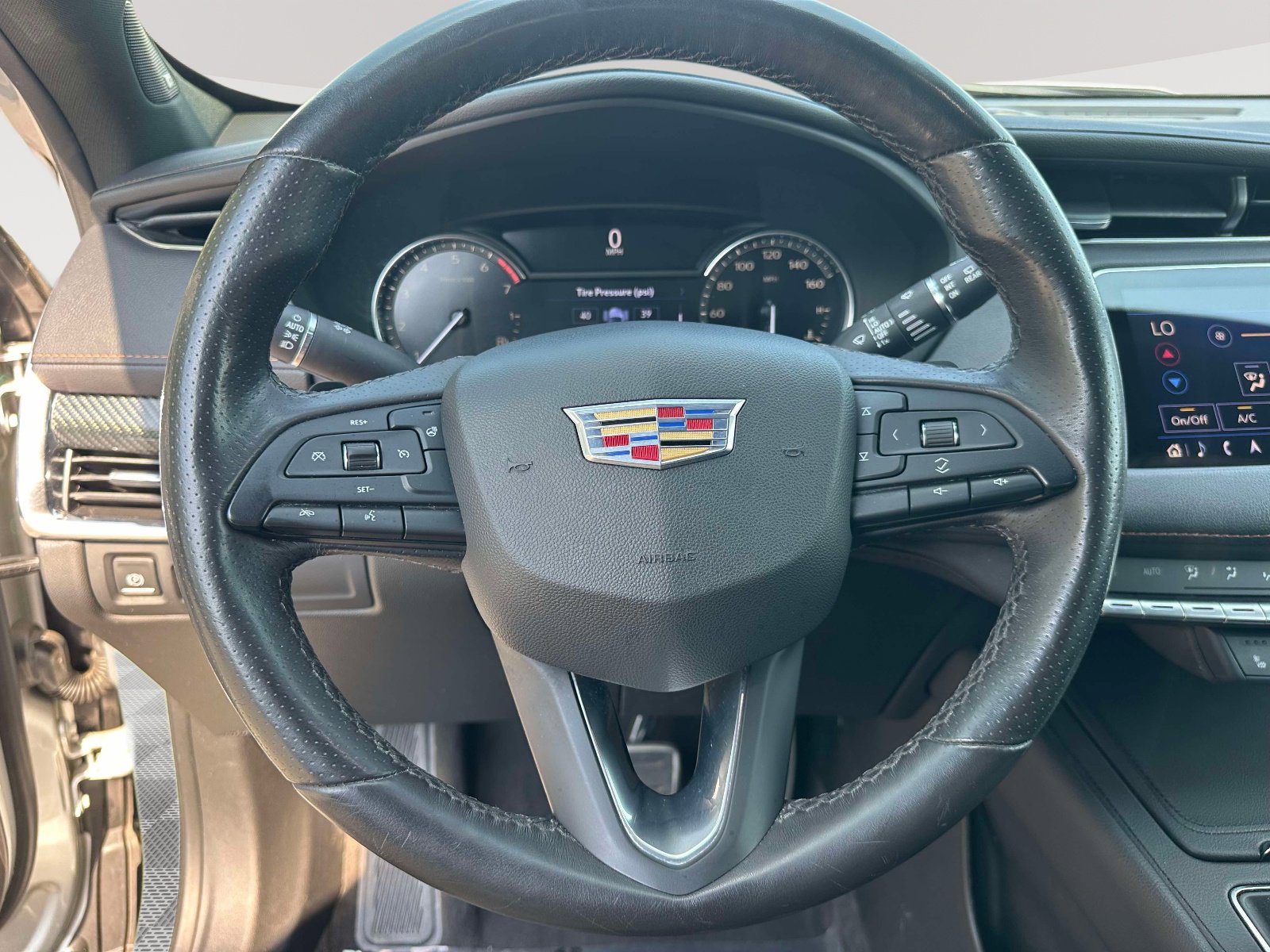 Used 2019 Cadillac XT4 Sport w/ LPO, Midnight Sport Package AWD/4WD image 15