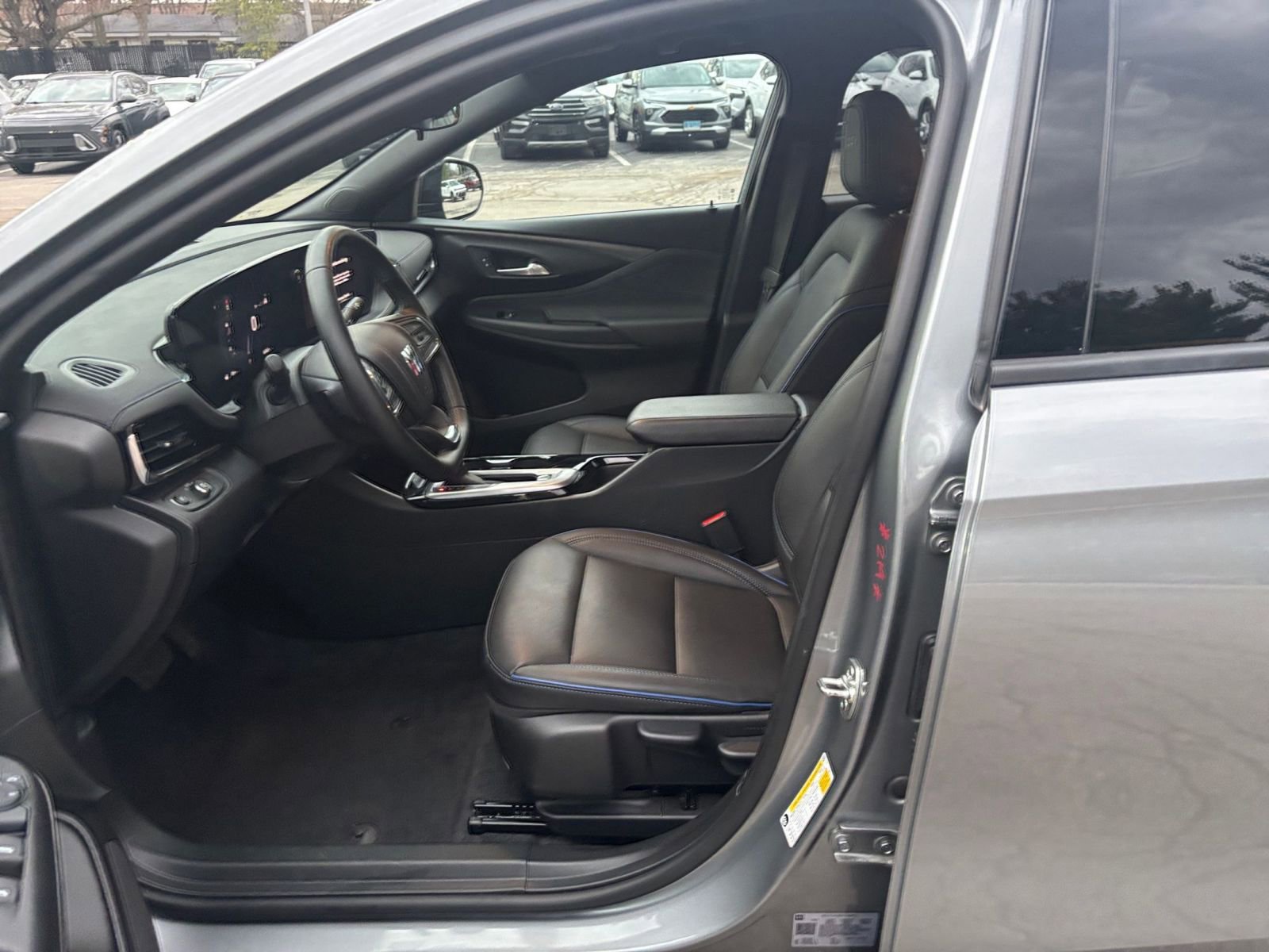 Used 2025 Buick Envista Sport Touring FWD image 25
