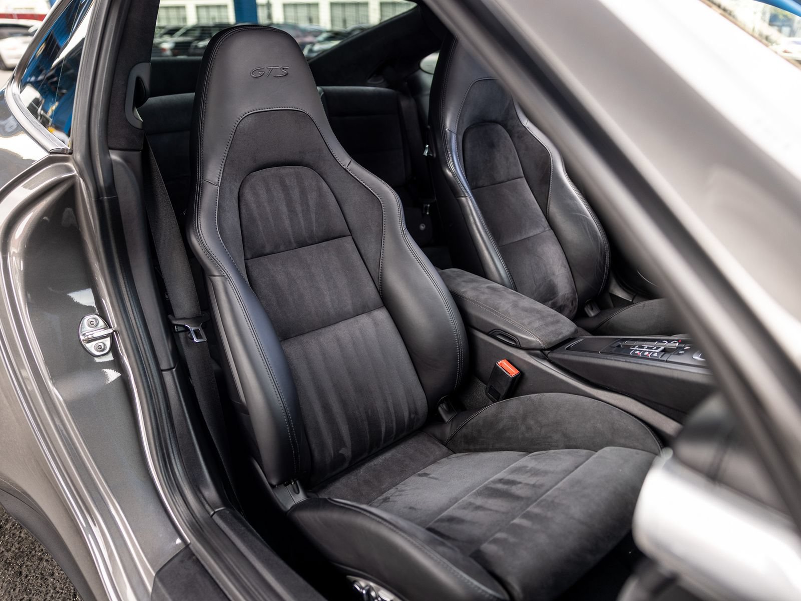 Certified 2018 Porsche 911 Carrera GTS RWD image 51