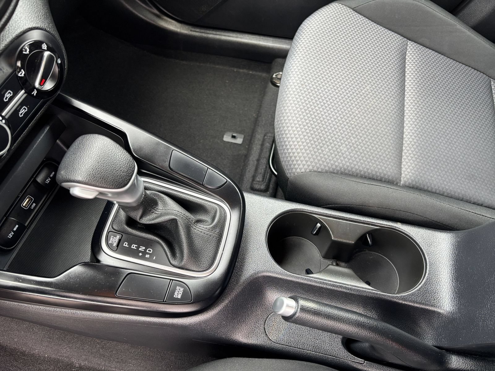 Used 2025 Kia Soul LX w/ LX Technology Package FWD image 38