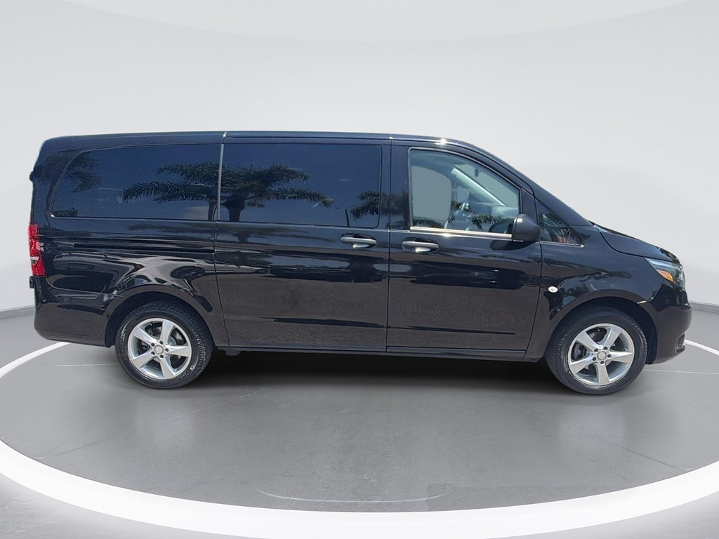 Used 2018 Mercedes-Benz Metris Passenger image 3