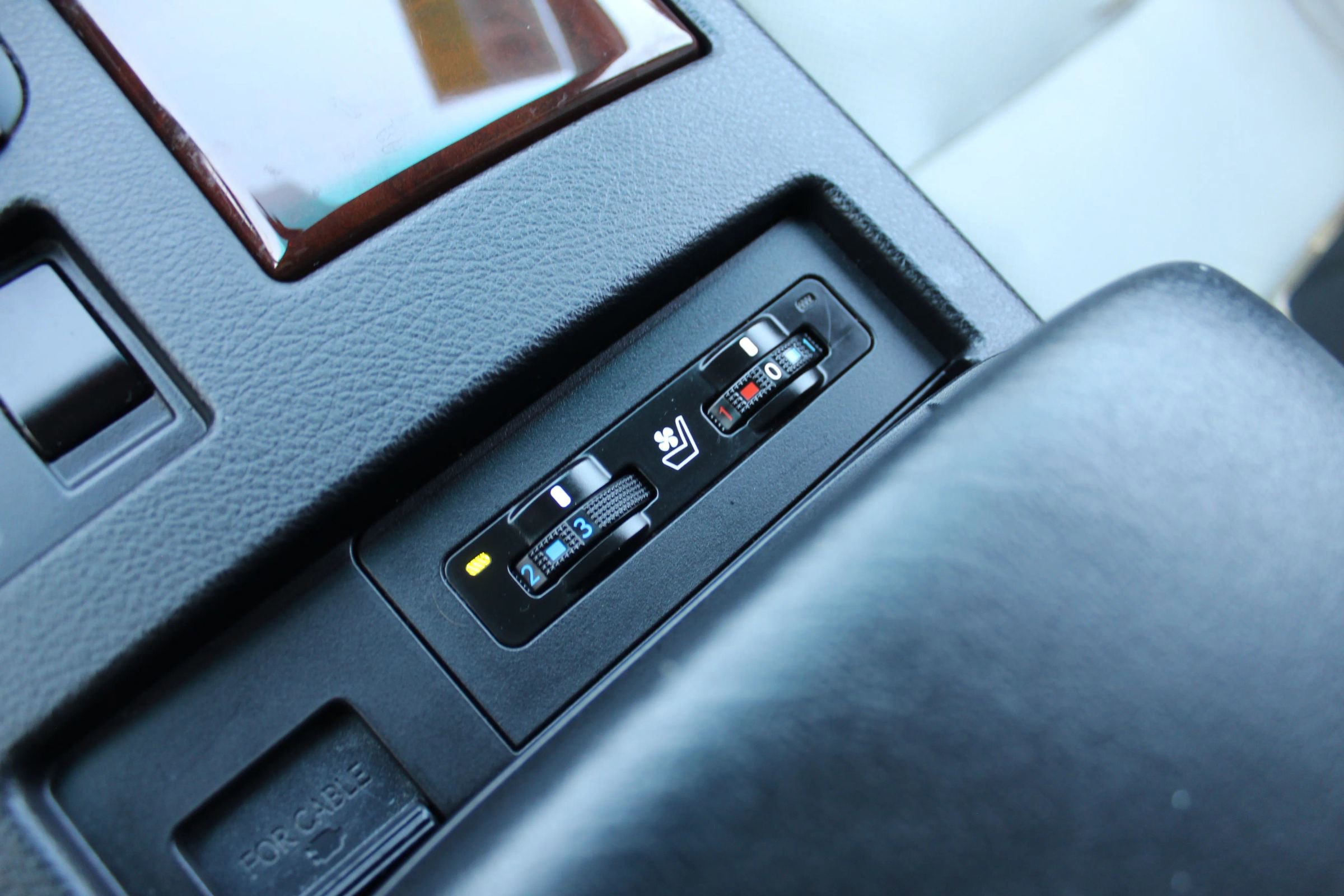 Used 2012 Lexus RX 450h AWD w/ Premium Pkg image 33