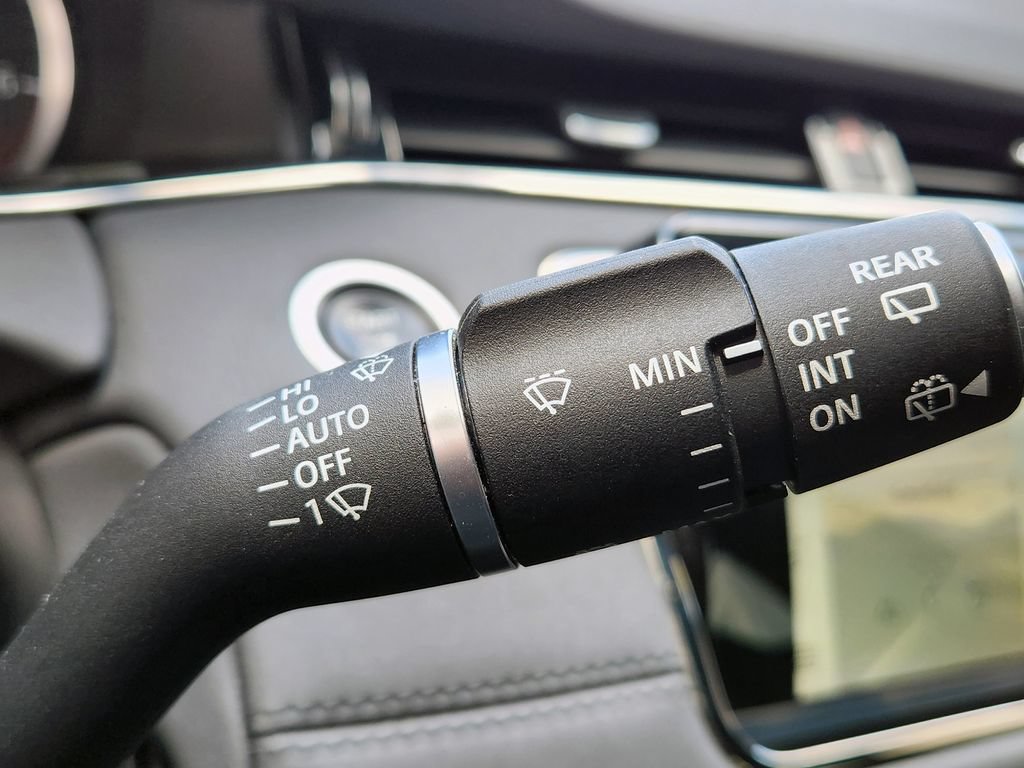 Used 2023 Land Rover Range Rover Evoque R-Dynamic SE AWD/4WD image 15