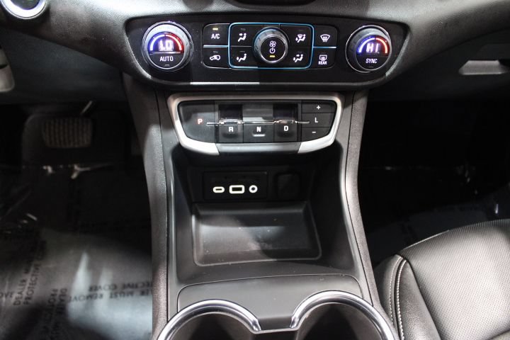 Used 2024 GMC Terrain SLT w/ Infotainment Package II AWD/4WD image 33