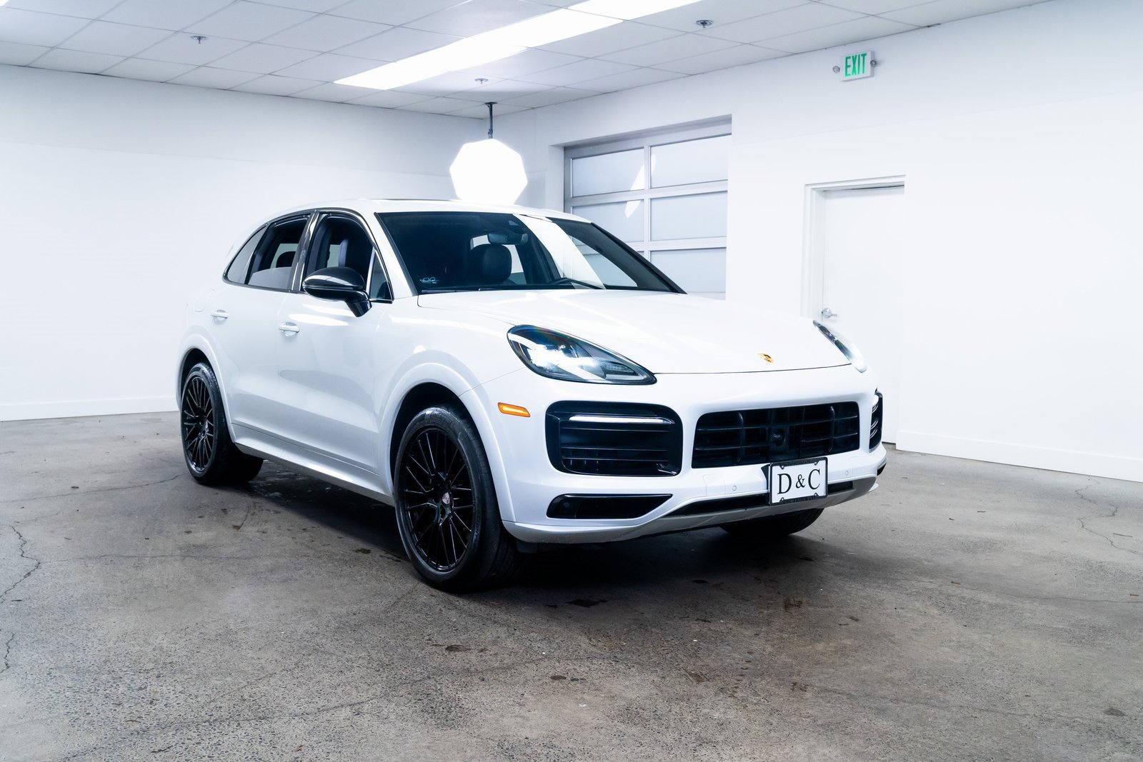 Used 2022 Porsche Cayenne Base w/ Premium Package image 27