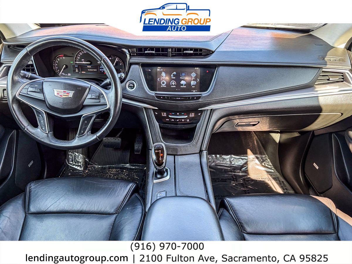 Used 2018 Cadillac XT5 Luxury w/ Driver Awareness Package AWD/4WD image 11