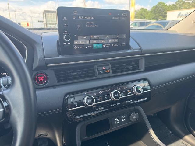 Used 2023 Honda Pilot Touring image 18