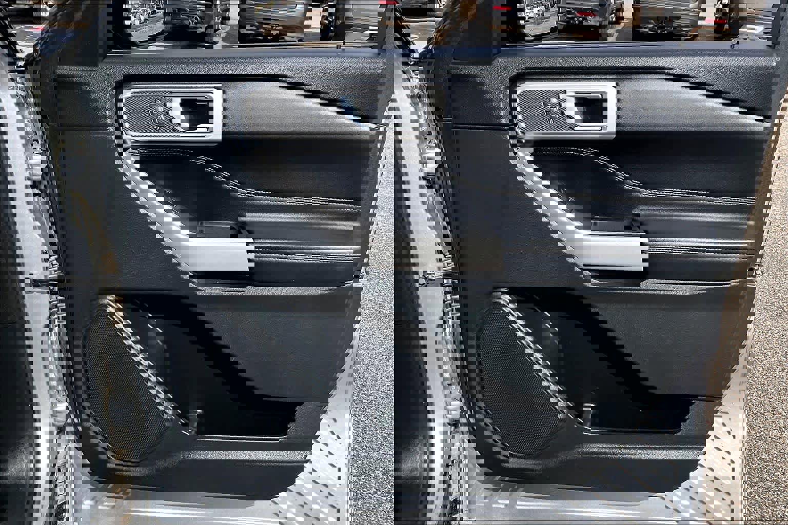 Used 2022 Ford Explorer XLT w/ Equipment Group 202A image 23