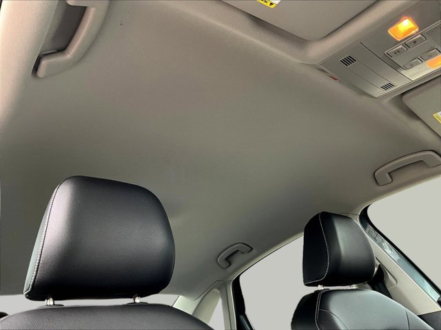 Used 2024 Volkswagen Jetta SE FWD image 17