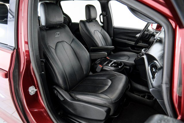 Used 2019 Chrysler Pacifica Touring-L w/ S Appearance Package FWD image 31