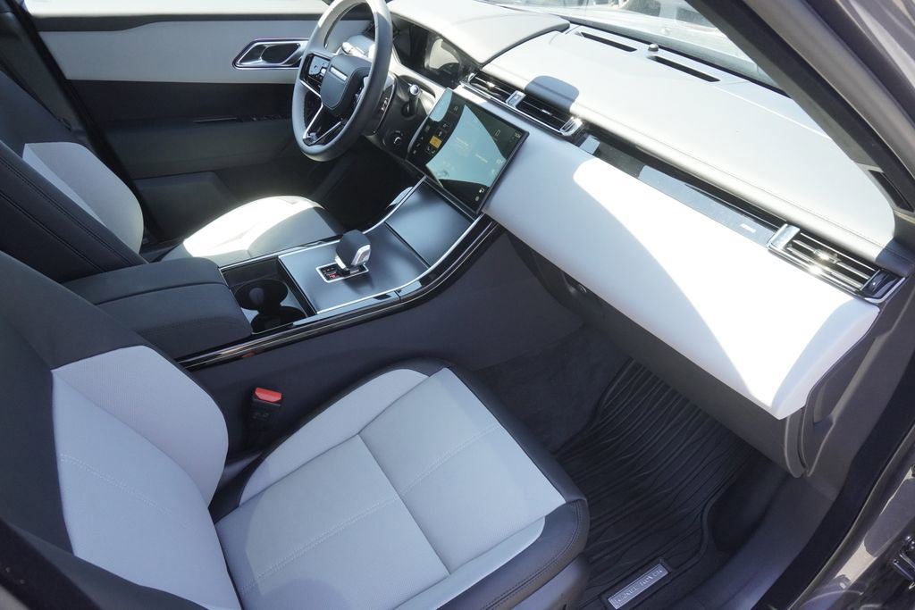 New 2026 Land Rover Range Rover Velar Dynamic SE image 22