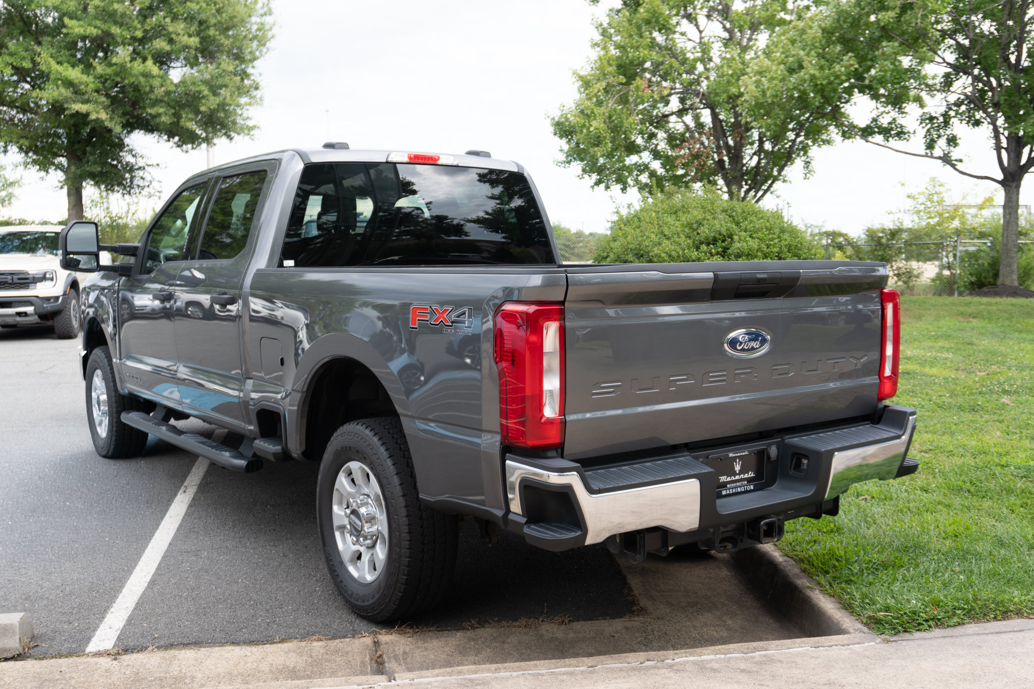 Used 2023 Ford F250 XLT w/ FX4 Off-Road Package AWD/4WD image 4