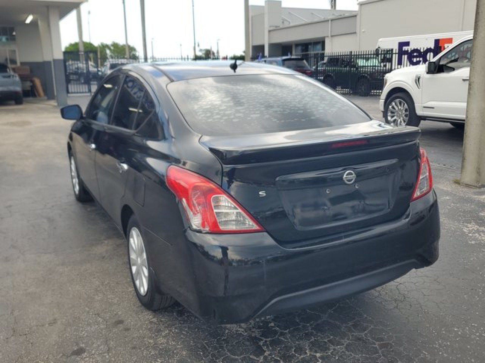 Used 2017 Nissan Versa SV FWD image 5