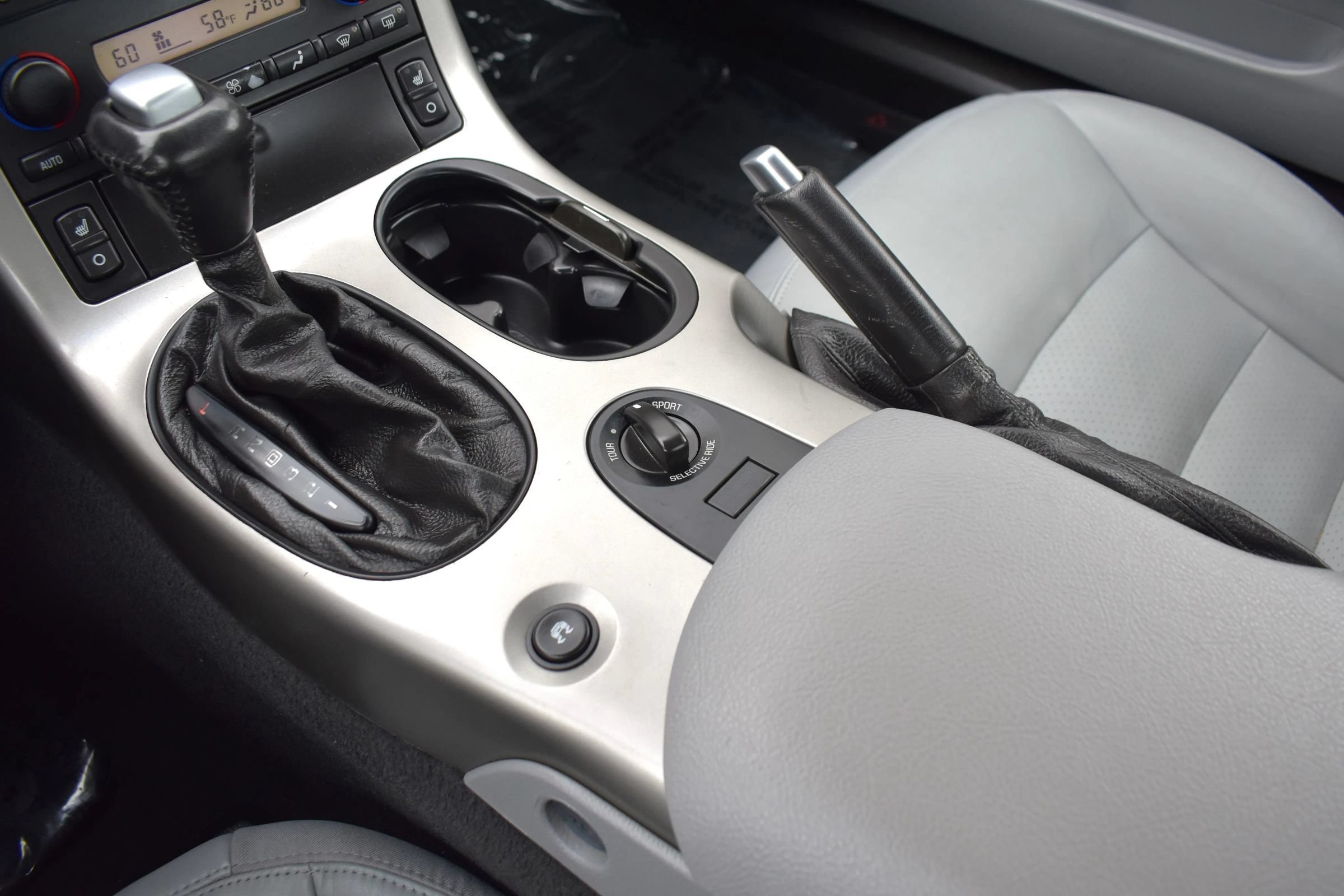 Used 2005 Chevrolet Corvette Coupe w/ Preferred Equipment Group RWD image 59