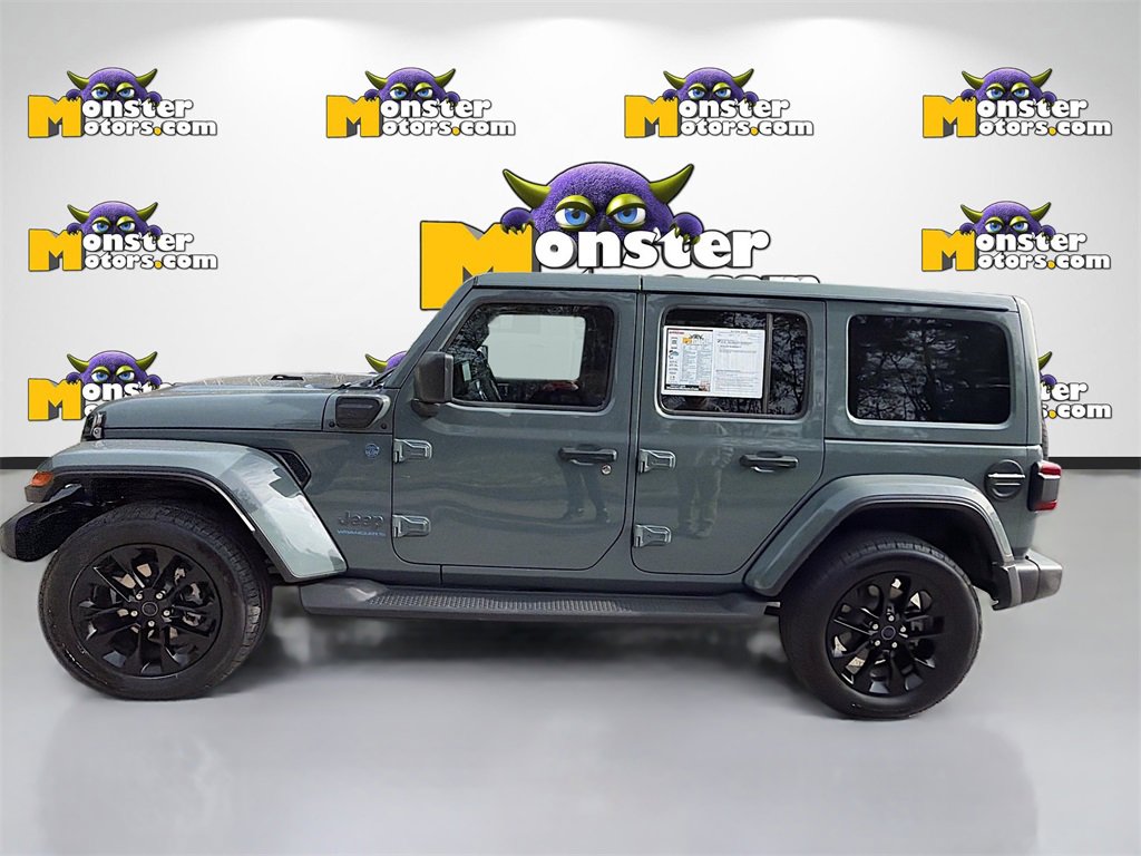 Used 2025 Jeep Wrangler Unlimited Sahara image 8