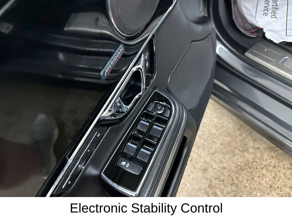 Used 2016 Jaguar XJ R-Sport AWD/4WD image 38