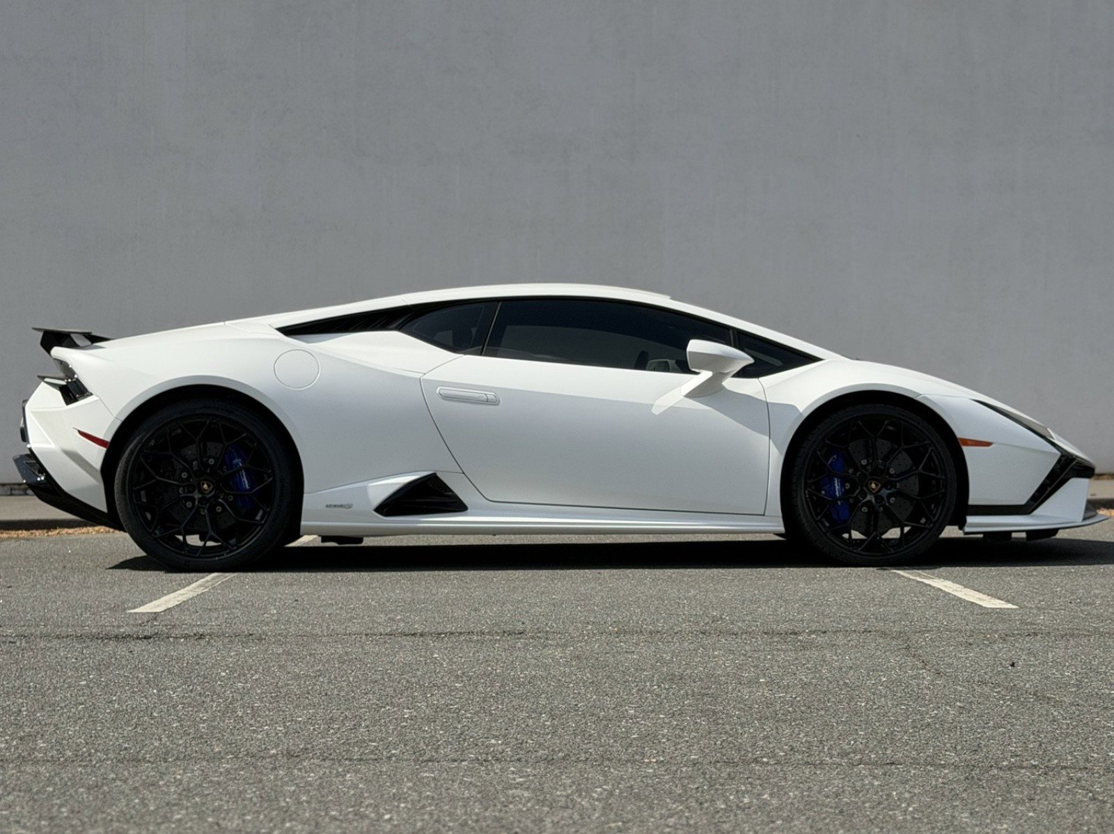 Used 2024 Lamborghini Huracan Tecnica image 4