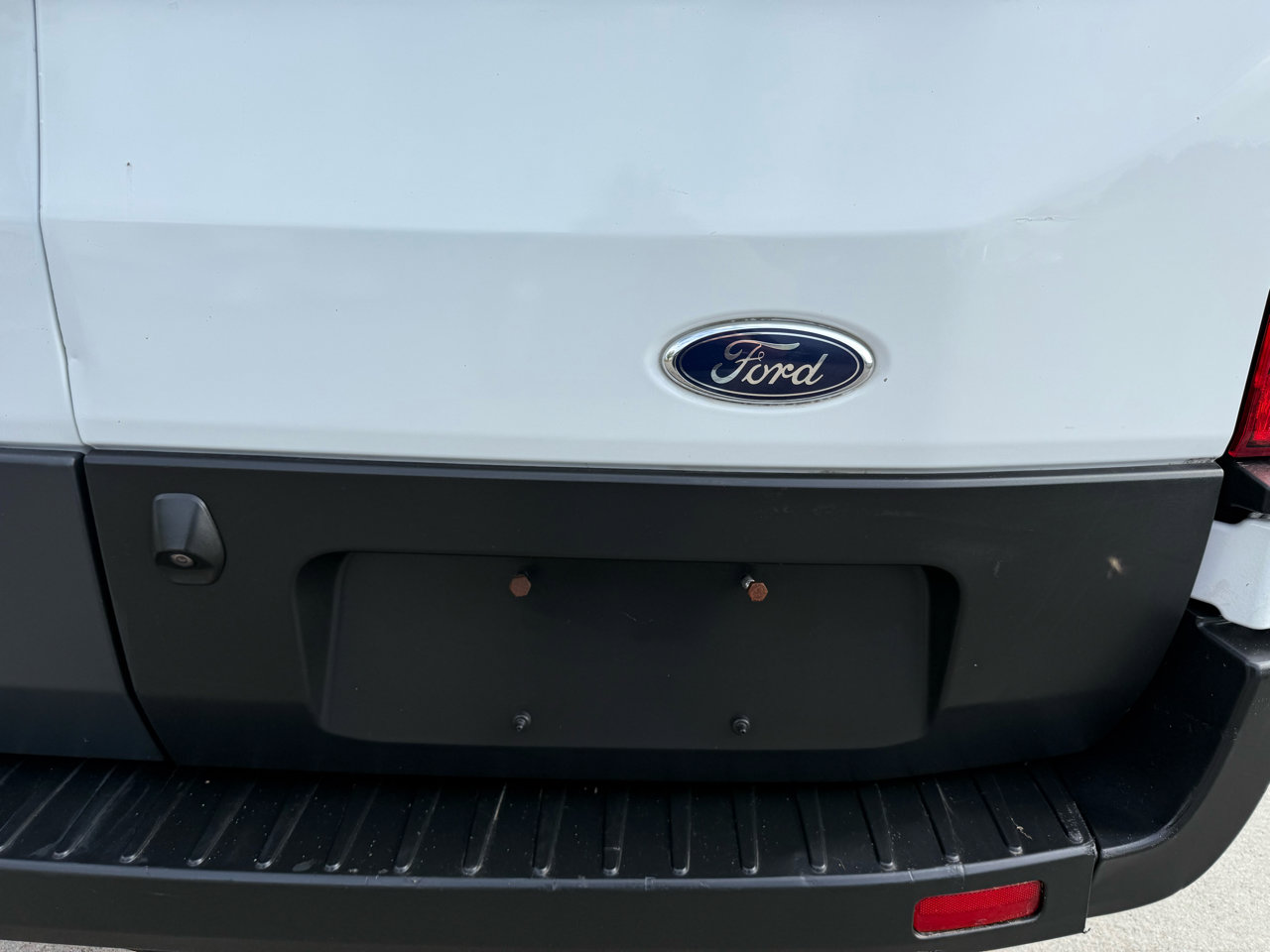 Used 2019 Ford Transit 250 130 Low Roof w/ Exterior Upgrade Package image 7