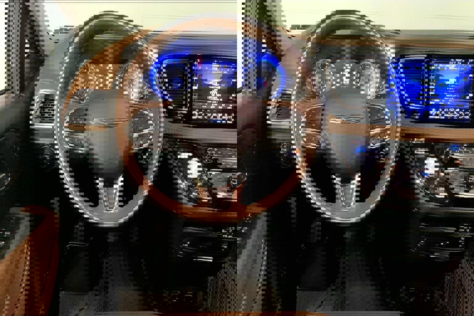 Used 2017 Chrysler Pacifica Limited image 5