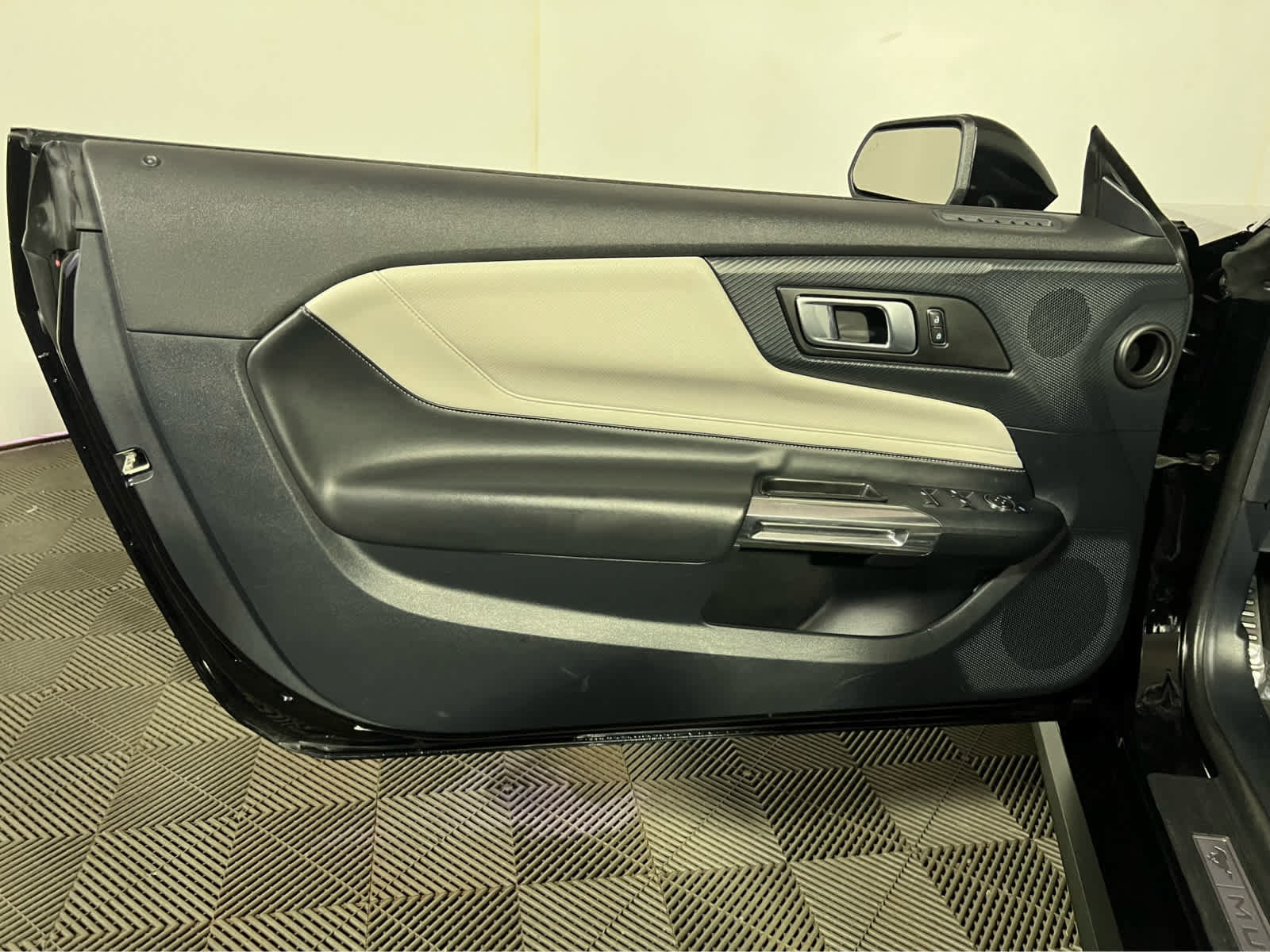 Used 2024 Ford Mustang Premium RWD image 21