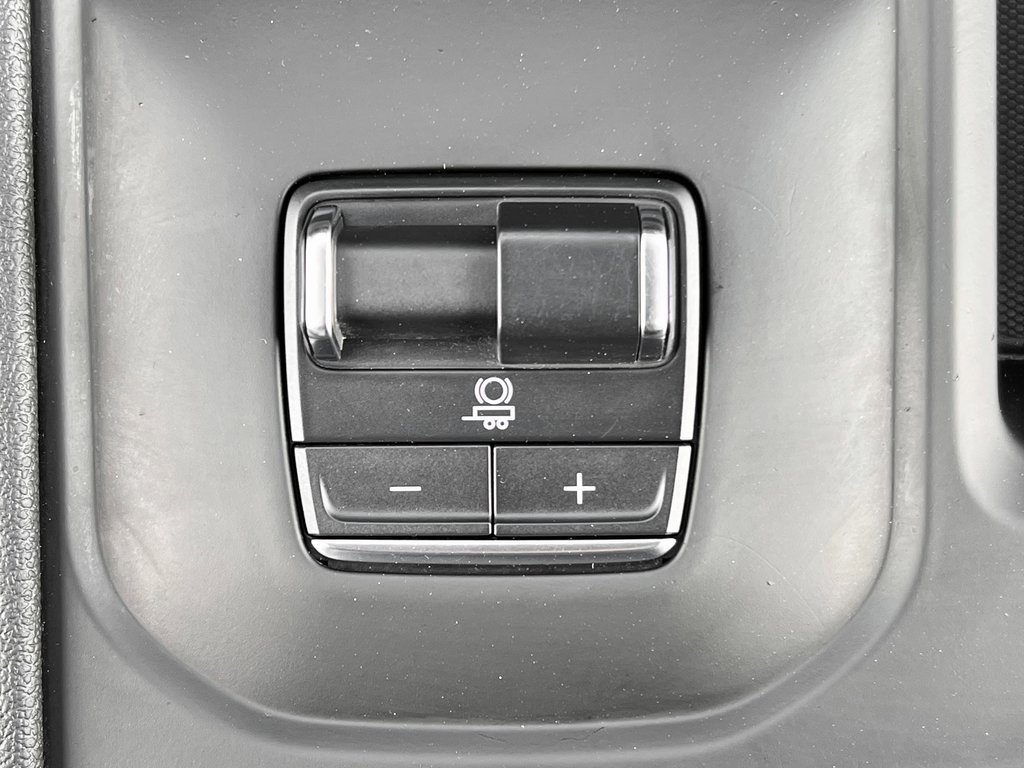 Used 2025 GMC Sierra 2500 AT4 image 24