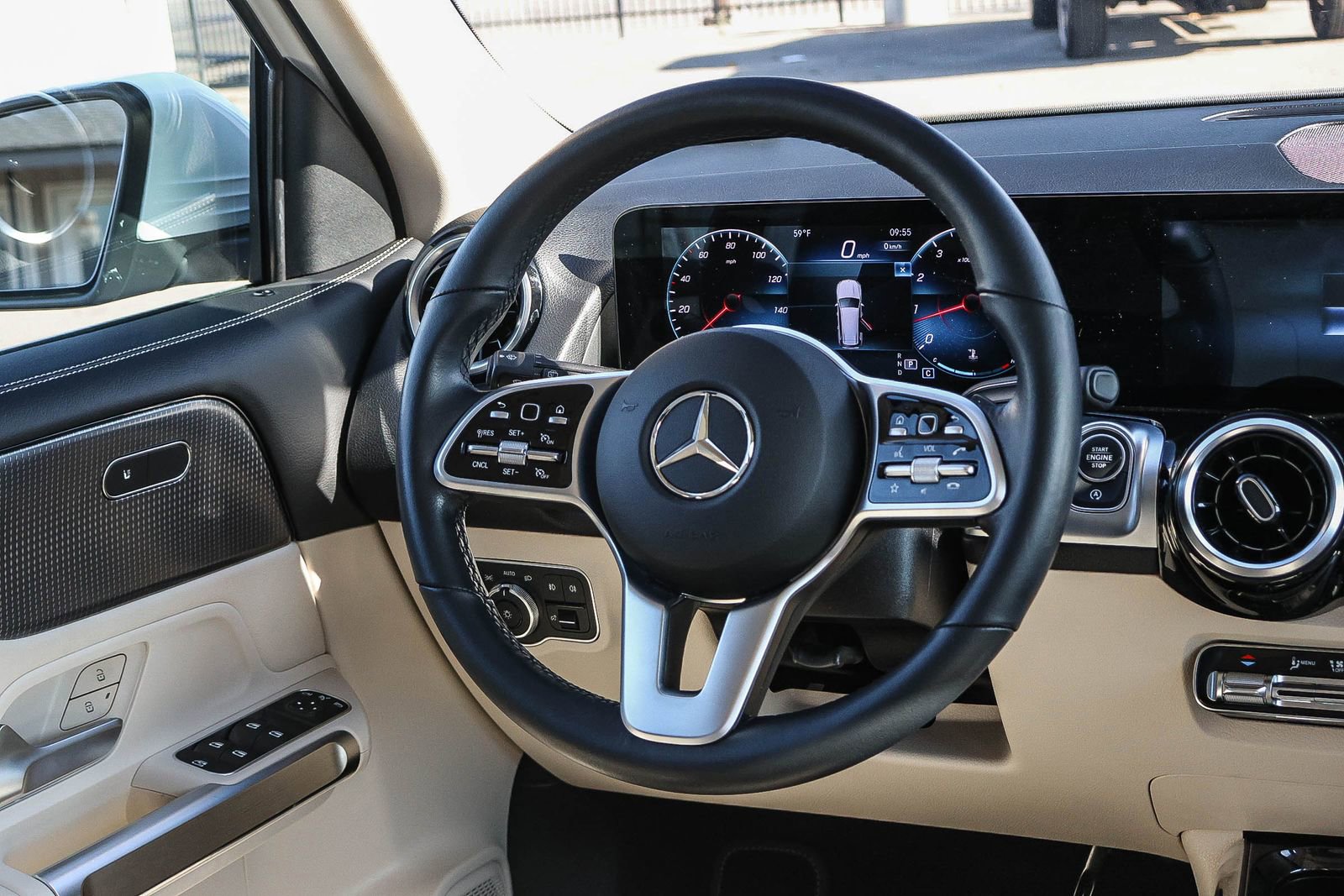 Used 2022 Mercedes-Benz GLB 250 image 24