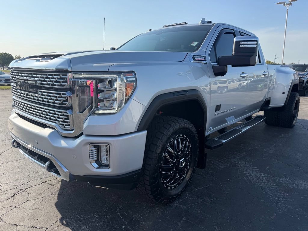 Used 2021 GMC Sierra 3500 Denali w/ Denali Ultimate Package AWD/4WD image 9