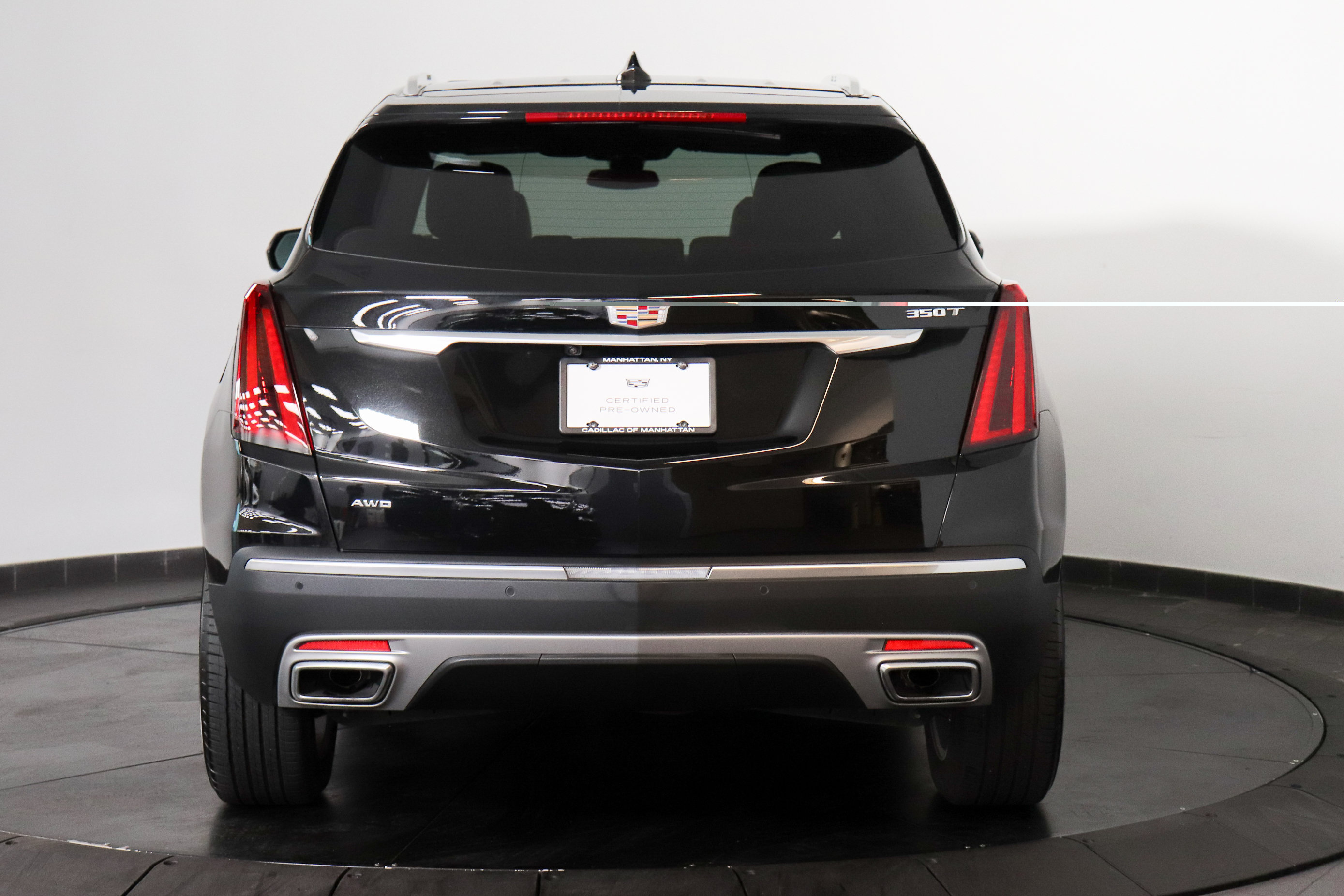 Used 2023 Cadillac XT5 Premium Luxury w/ LPO, Floor Liner Package AWD/4WD image 5