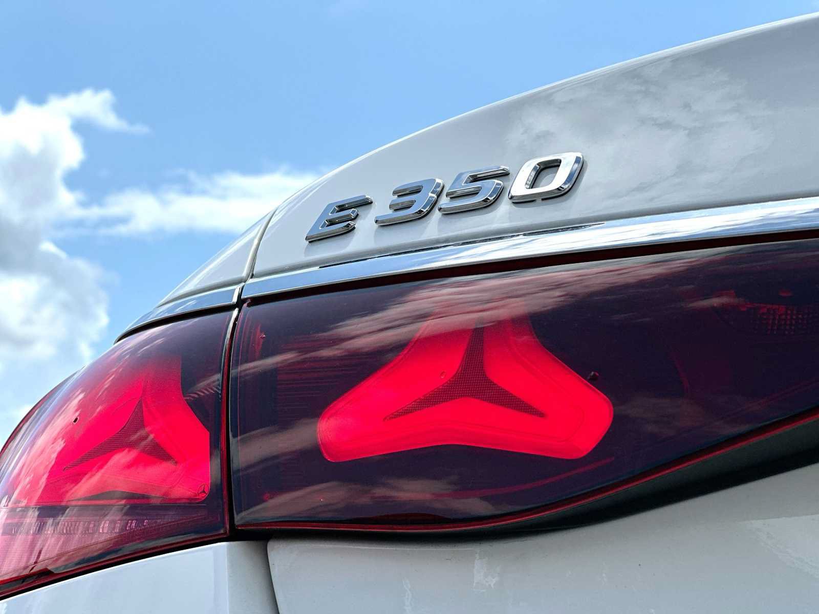 Used 2025 Mercedes-Benz E 350 Sedan w/ Winter Package image 15
