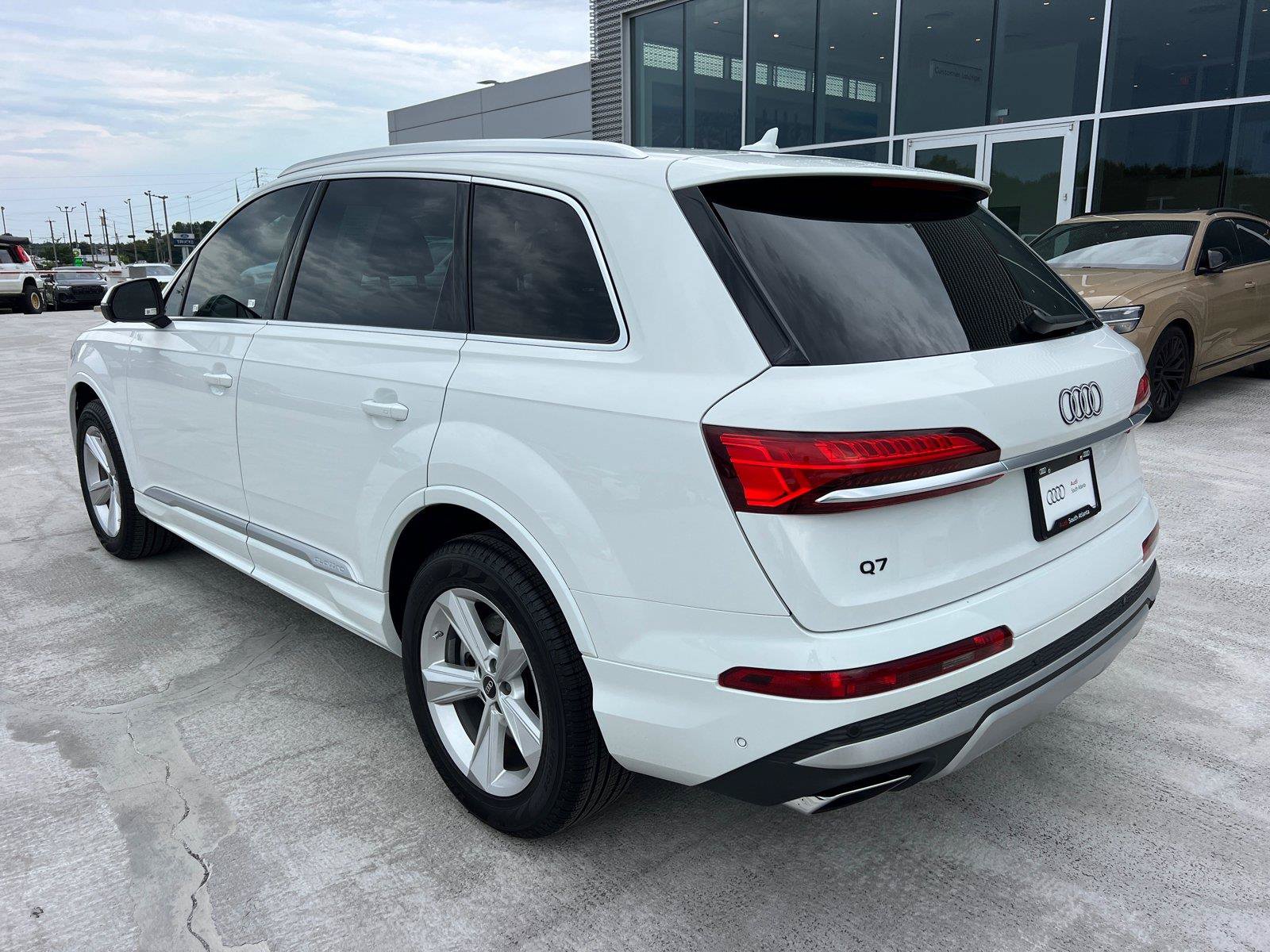Certified 2025 Audi Q7 3.0T Premium w/ Convenience Package AWD/4WD image 7