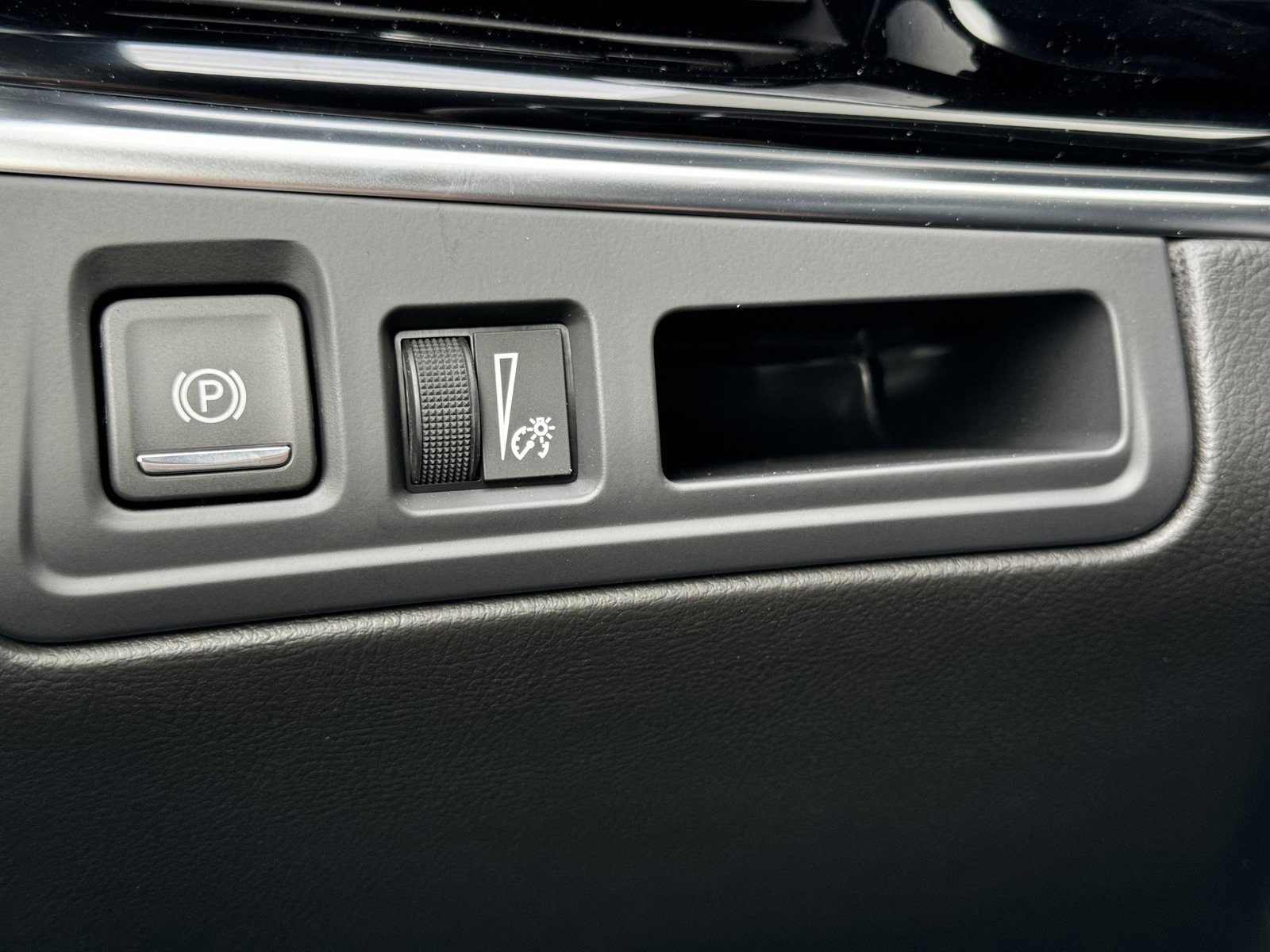 New 2025 Cadillac XT6 Luxury image 30