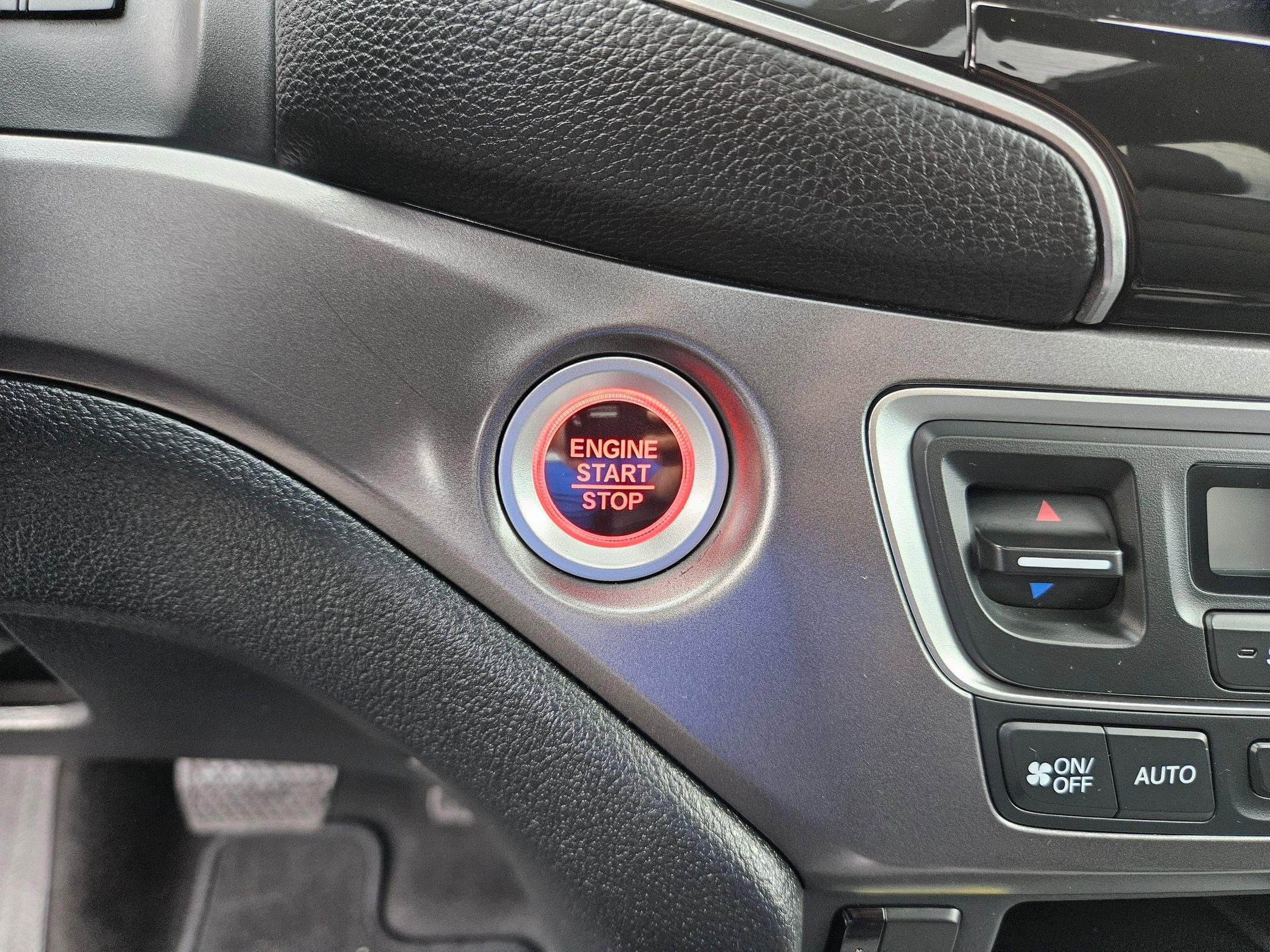 Used 2025 Honda Passport EX-L image 23