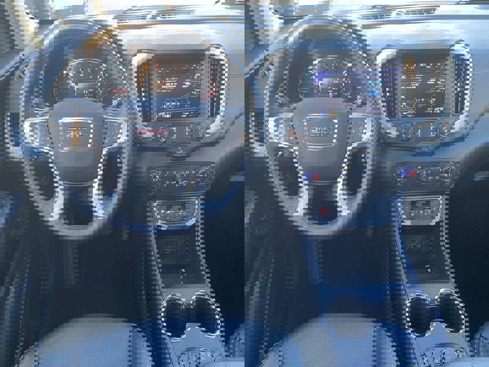 Used 2024 GMC Terrain SLT image 11