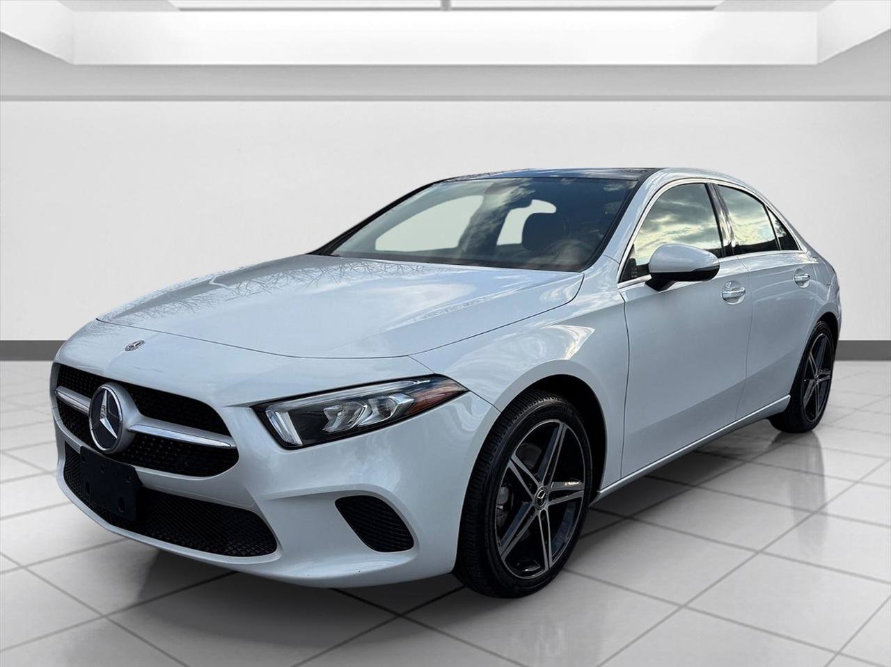 Used 2019 Mercedes-Benz A 220 4MATIC image 2