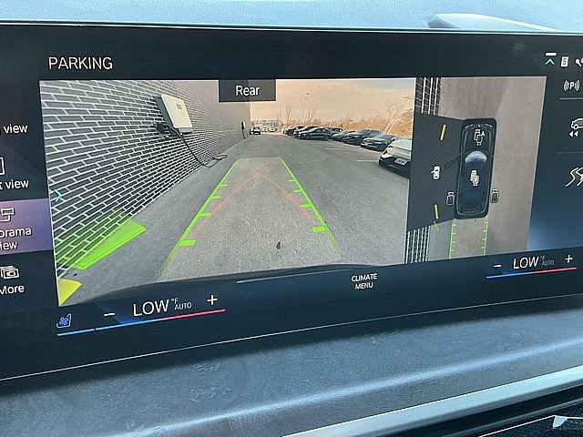 Used 2023 BMW X7 xDrive40i w/ M Sport Package image 29