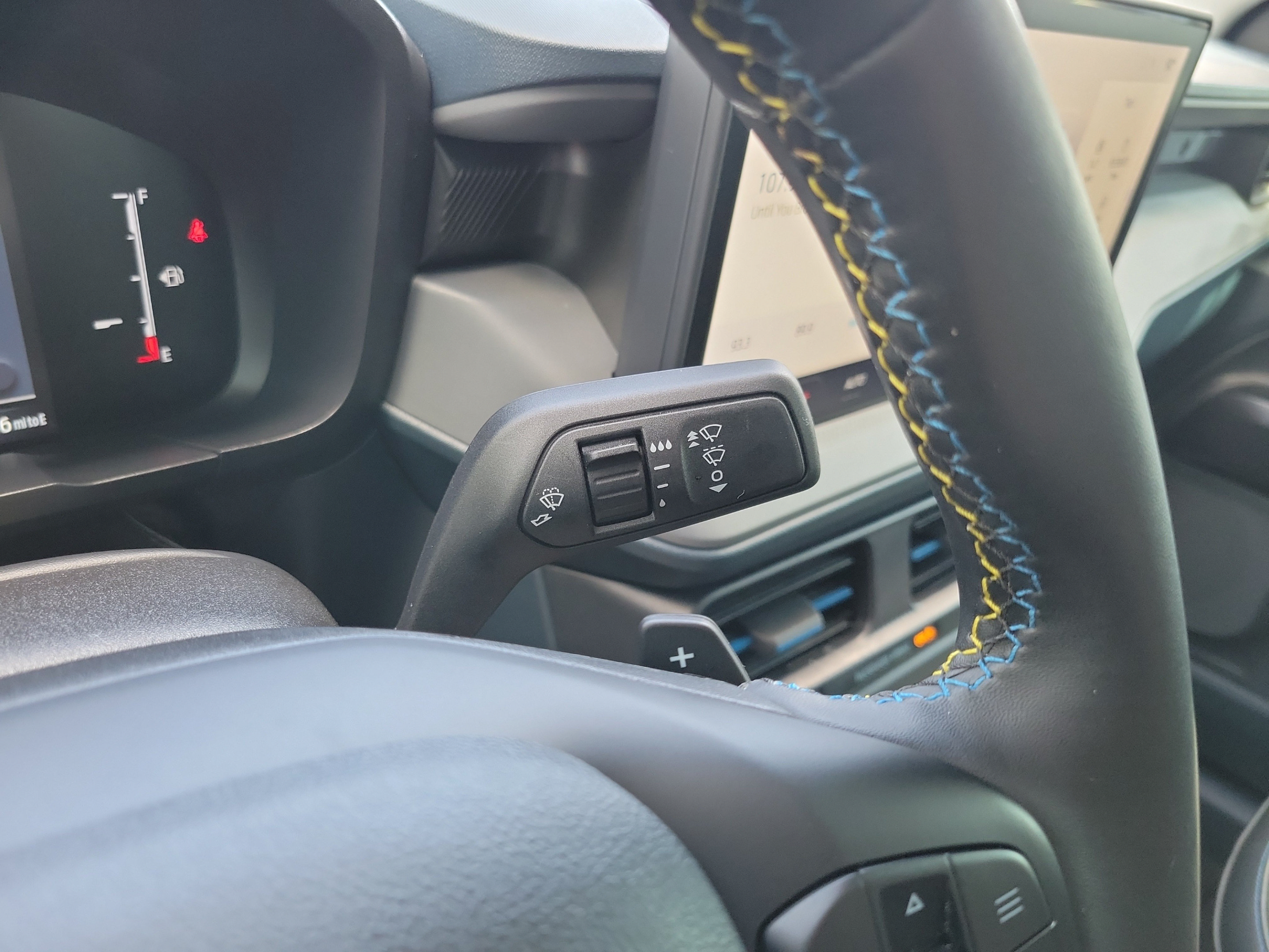 Used 2025 Ford Maverick Lobo AWD/4WD image 25