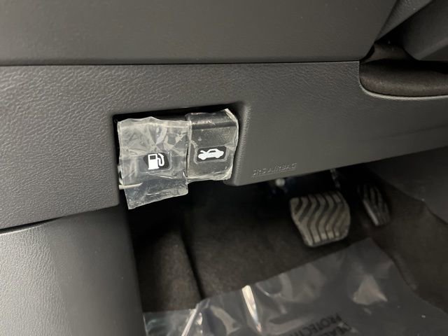 New 2025 Nissan Versa SV w/ Trunk Package image 32