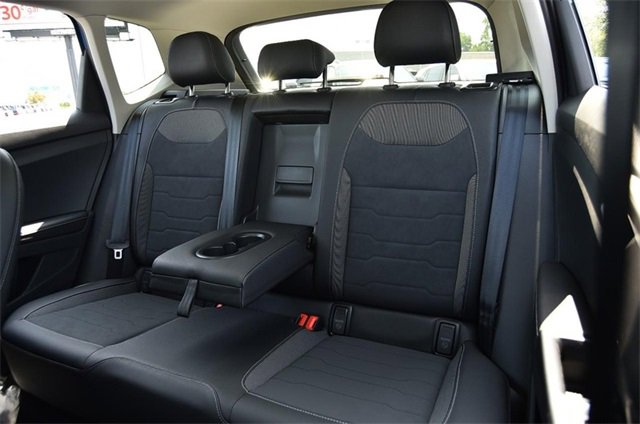 New 2025 Volkswagen Taos SE image 22