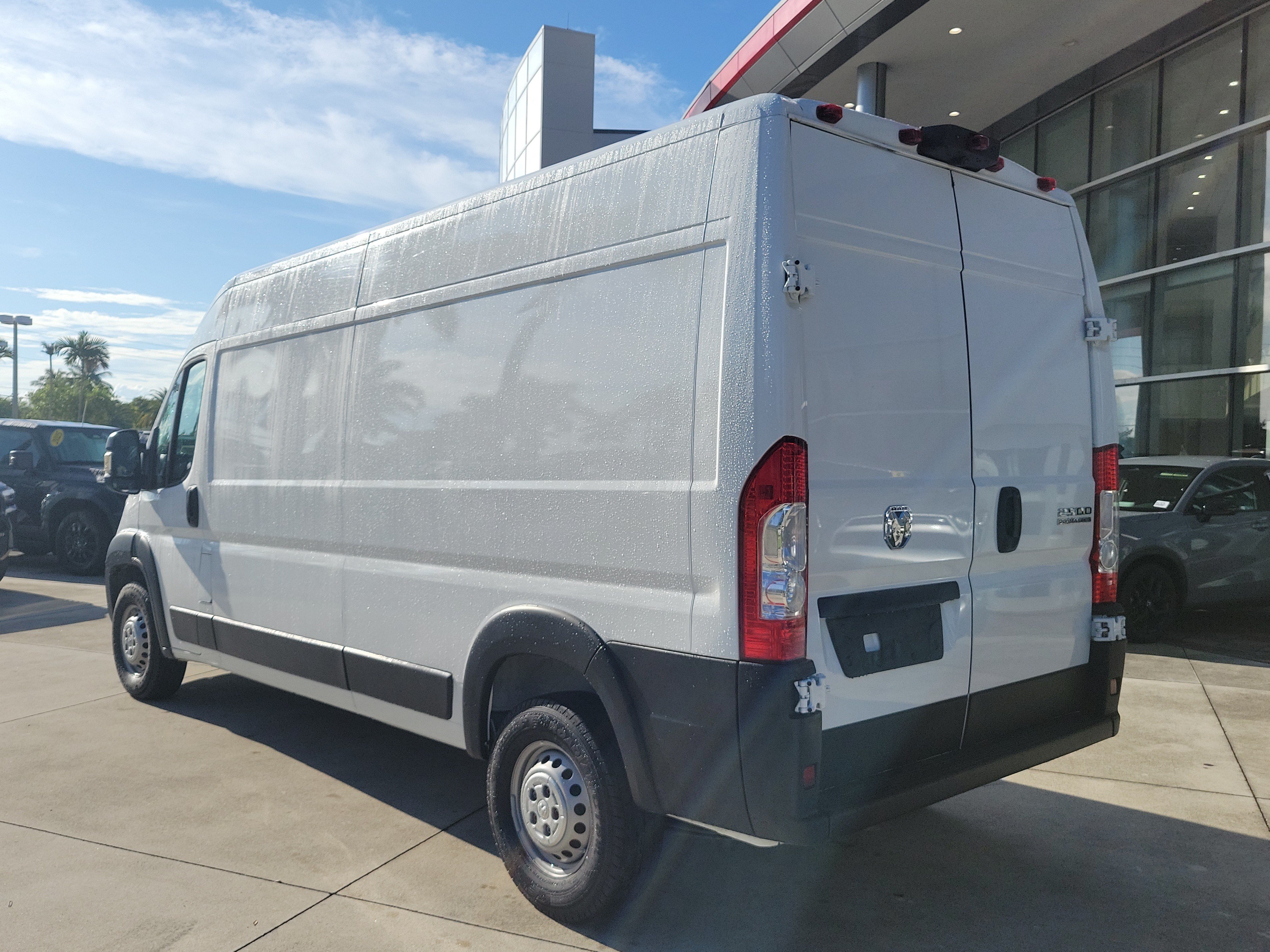 Used 2025 RAM ProMaster 2500 w/ Convenience Group FWD image 5