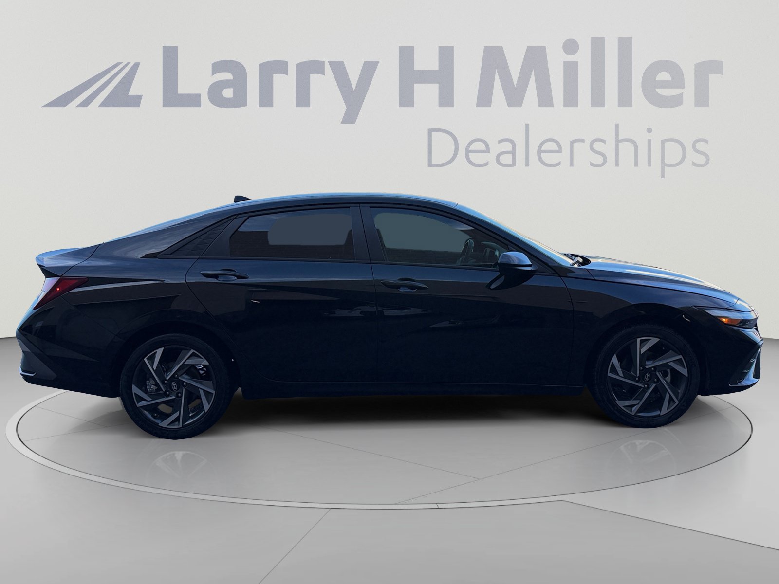 Certified 2025 Hyundai Elantra Sport FWD image 6
